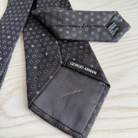 Giorgio Armani 100% Pure Silk Men’s Tie Italy Gray W/ Silver Blue Dots - Picture 3 of 5